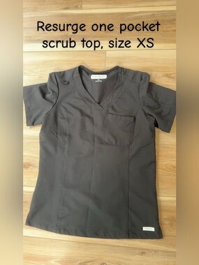 Women’s Resurge Scrub Set XS